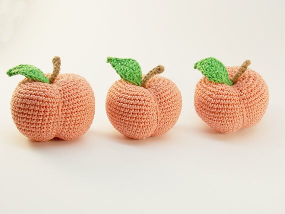 rattle Crochet peach, Fruit crocheted, teether teeth, play food, kitchen decoration rattles ,eco-friendly toys,Pretend Play,