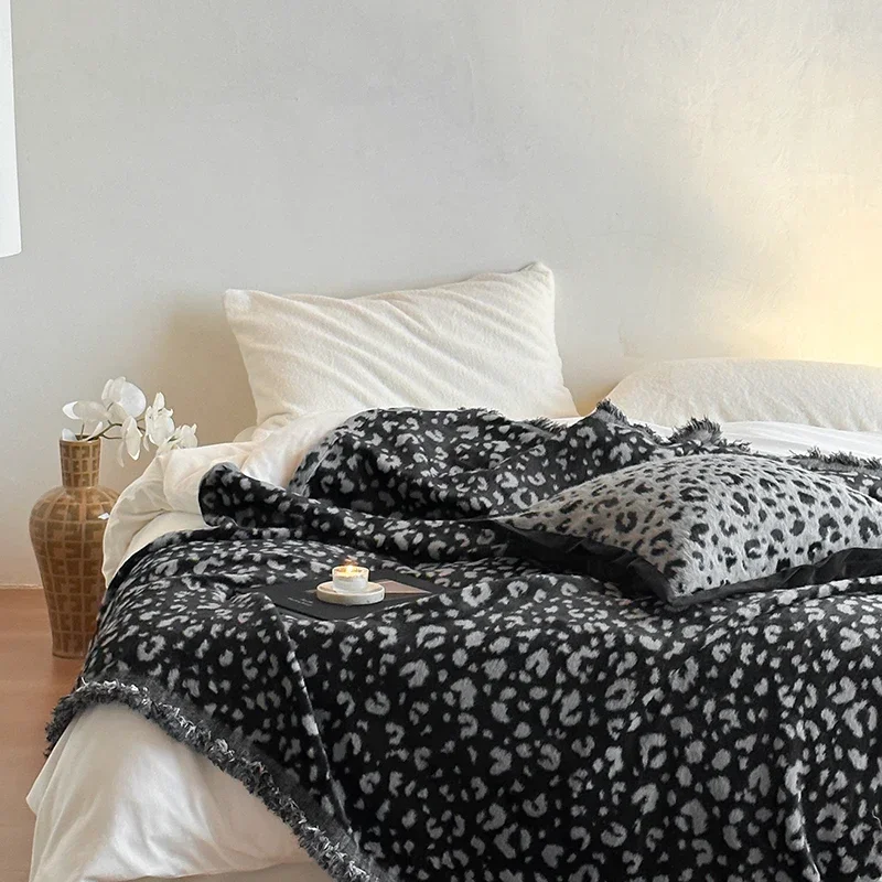 Nuova coperta calda autunno inverno in pelliccia di visone imitazione di fascia alta per letto coperte Jacquard con stampa leopardata di lusso per divano sedia a sdraio