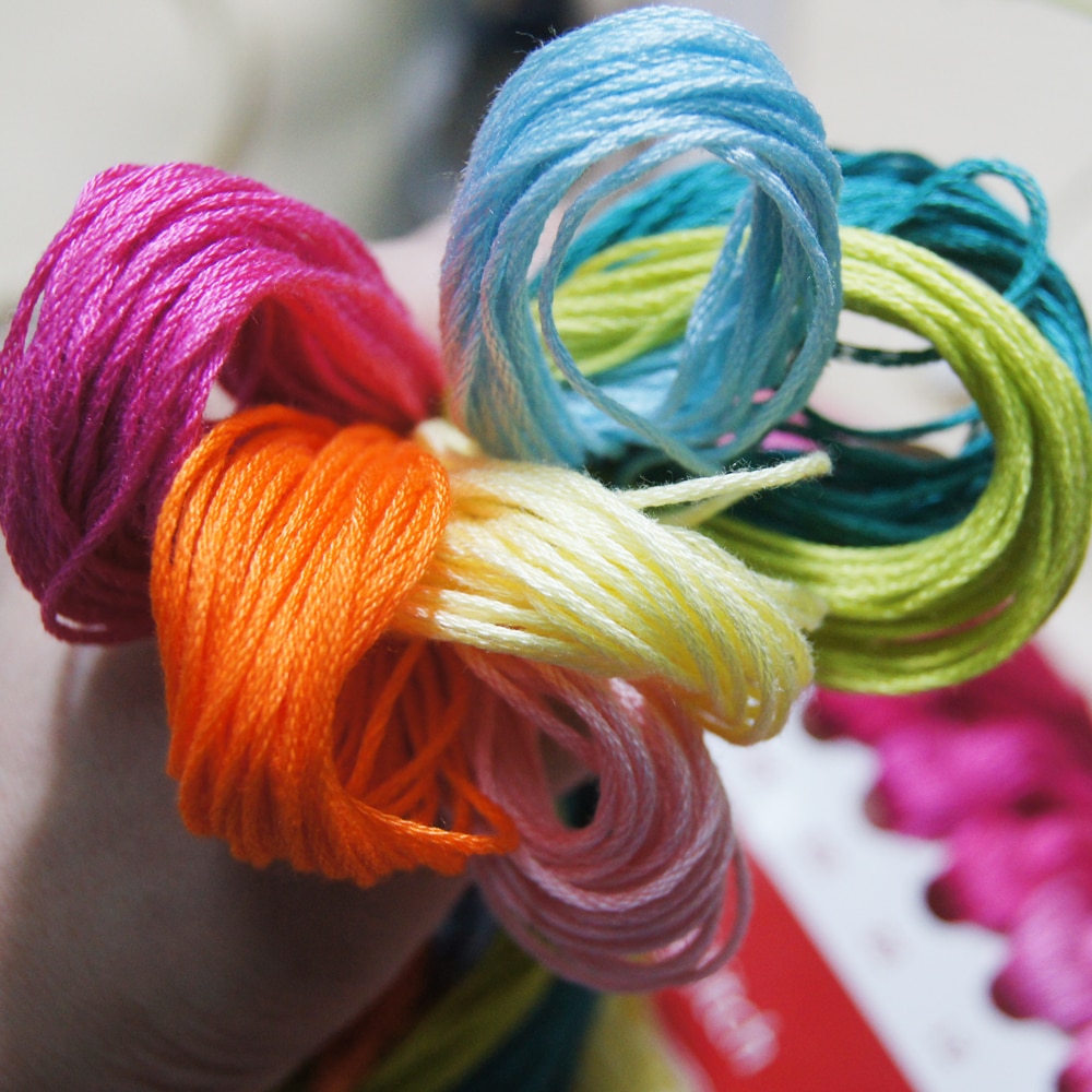 borduurpakket ooievaar, geboorte (incl. blauw/rose garen