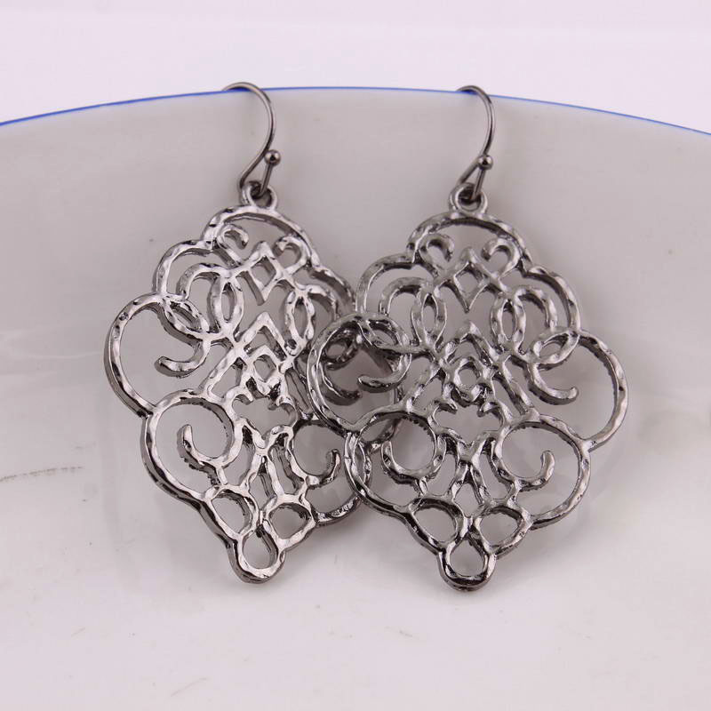 Vintage bohemiska guld filigran marockanska statement dangle örhängen för kvinnor enkla smycken örhängen: Svart