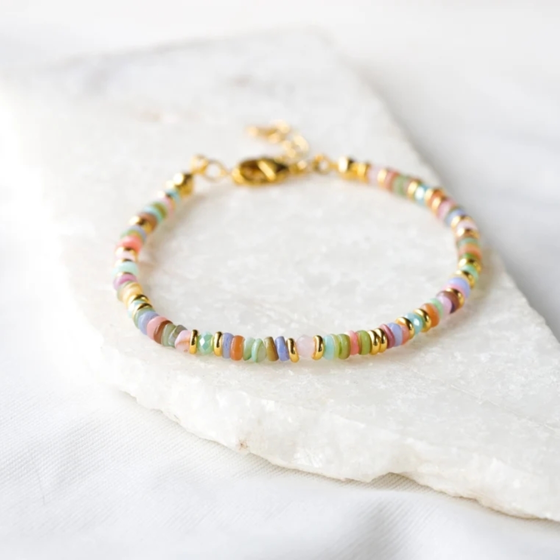 KKBEAD Boho Armband Vrouwen Y2k Sieraden Bohemian Armbanden Kleurrijke Shell DIs Kralen Zomer Strand Pulseras Mujer: Licht Geel Goud Kleur