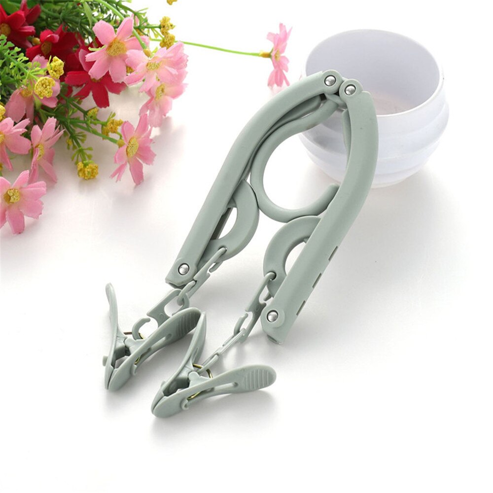 Plastic Portable Bathrooms Cloth Hanger Rack Travel Folding Hangers Clothes Drying Rack Home Storage Hangers: green 1