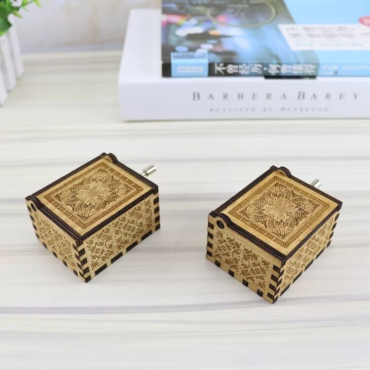 1PCS wood engraved classic handmade wood hand crank music box craft