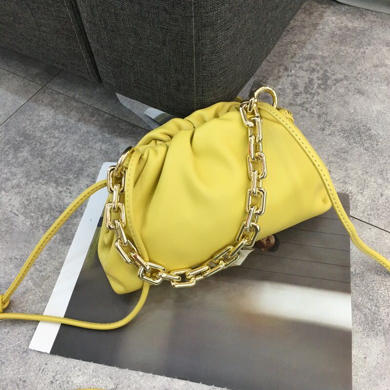 De Pouch Pu Lederen Envelop Tas Met Dikke Ketting Vrouwen Tassen Volumineuze Afgeronde Vorm Portemonnees En Handtassen Koppelingen: Yellow