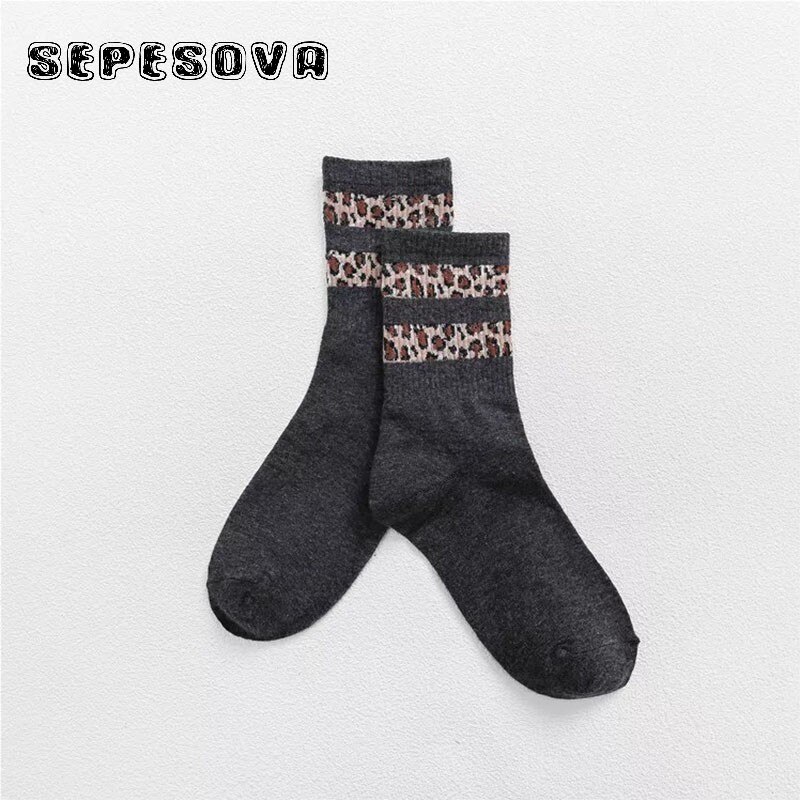 Womens Leopard Sokken Spikkel Streep Zwarte Winter Warme Korte Sok Trend Stijlvolle Blend Casual Elastische Slijtage Vrouw Comfortabele Sox: Two bars Gray