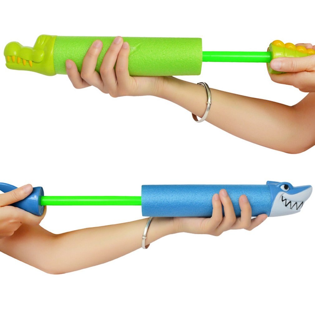 1pc Kreative Hai Krokodil sprühen Wasser Sprinkler Schaum durchnässt Wasser Spielzeug Schwimmbad Strand Spiel Spielzeug Für freundlicher Zufällige Farbe