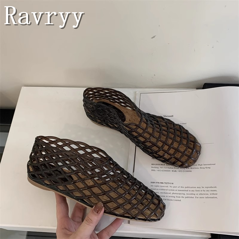 Moda feminina geléia sandálias de borracha plástica cobrir dedo do pé fundo plano oco para fora confortável e respirável sapatos de praia casuais: Marrom / 35