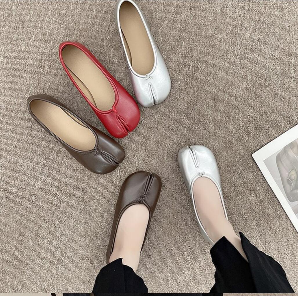 Scarpe basse da donna Tabi Ninja scarpe da donna in pelle comode ballerine mocassini morbidi con punta divisa 2024 mocassini da donna giapponesi