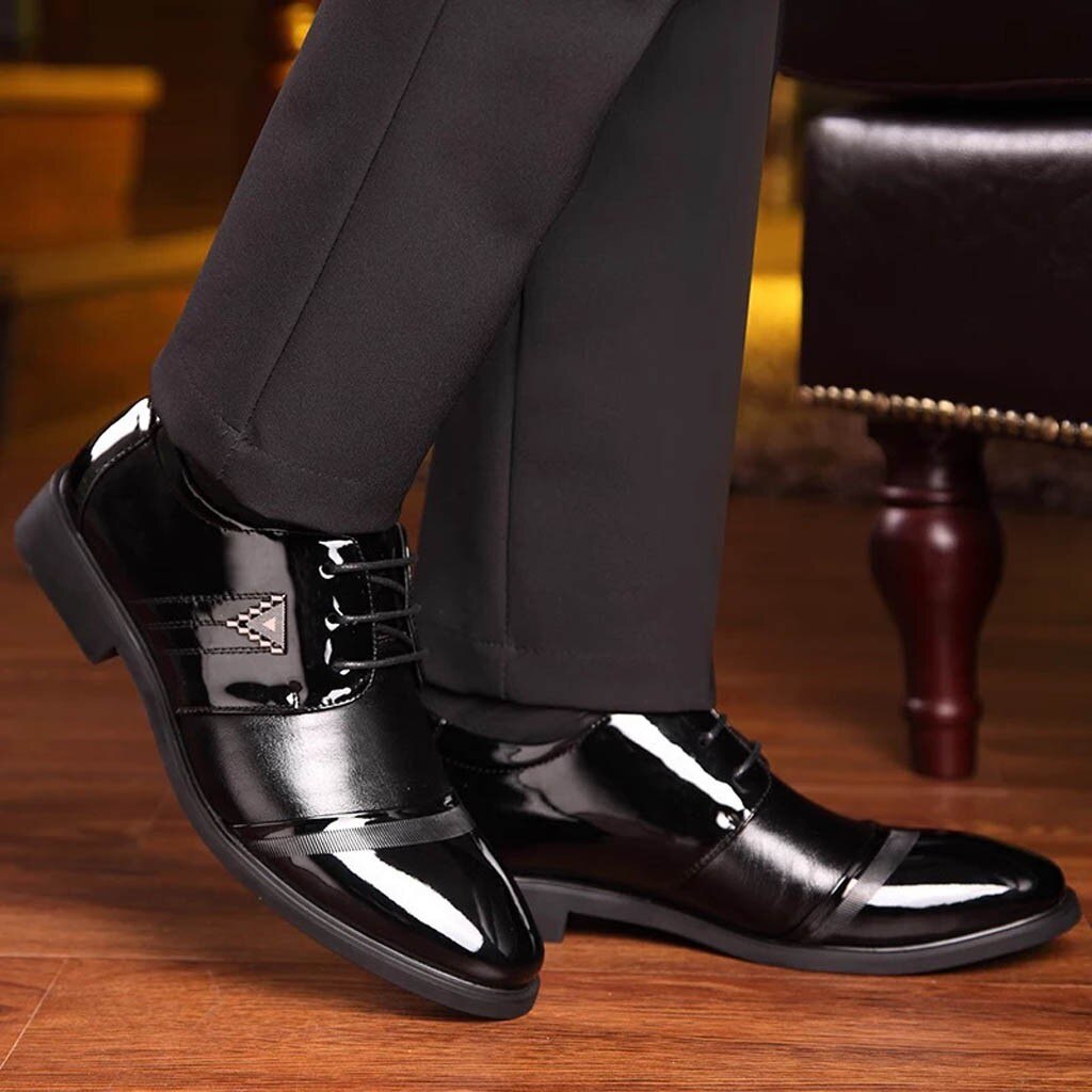 Zapatos de cuero de negocios a la para hombre, zapatos informales de encaje con punta estrecha, zapatos de traje para hombre