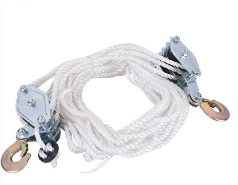 Hoist with pulley vertical lifting