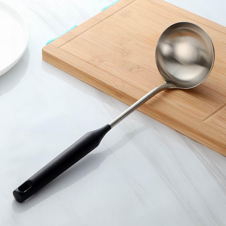 Espátula de acero inoxidable de , utensilios de cocina, cuchara de metal para sopa, juego de espátulas, espátula giratoria para Cocina: 1 Black Soup Ladle