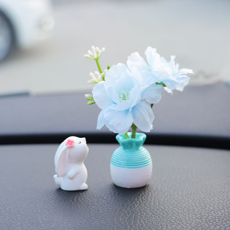 Adornos bonitos para decoración Interior de coche, flores con olor, conejito, tablero decorativo para coche: BLANCO