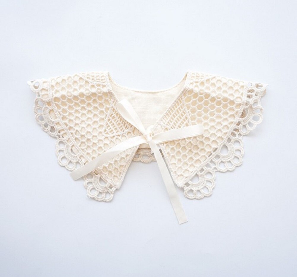Baby Infant Spitze Bib Schöne Gefälschte Kragen Blume Bib Retro Speichel Handtuch Runde Baby Bib Baumwolle Spitze Gefälschte kragen Bib