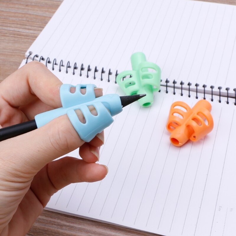 3pz A dovuto dita in silicone Presa Della Matita Del bambino Supporto di Imparare Strumenti di Scrittura di Scrittura Della Penna