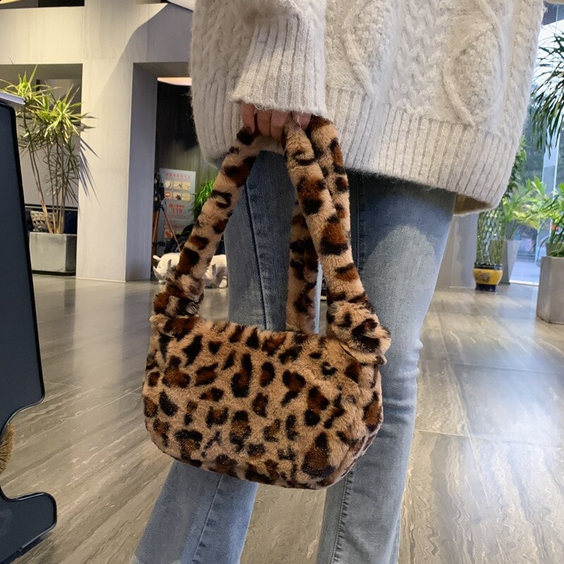 Fluffig kvinnlig handväska liten leopardmönster crossbody väska kvinnor plysch mjuk avslappnad axelväska сумка женск