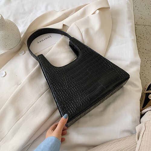 Vintage Women Handbag Retro Alligator Subaxillary Bag Leather Small Triangle Handbags Female Luxury Crocodile Shoulder Bag: black