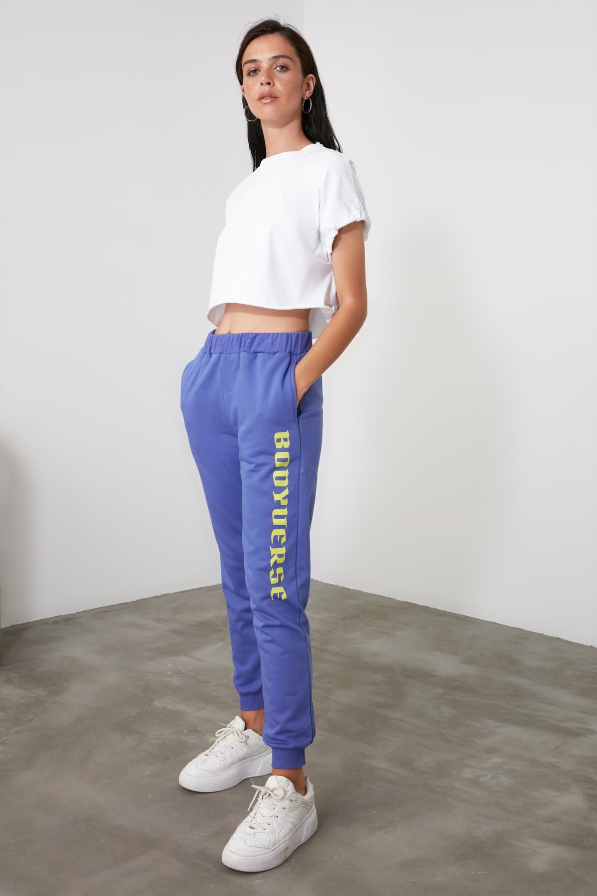 Trendyol Lila Gedruckt Basic Jogger Stricken Jogginghose TWOAW21EA0307