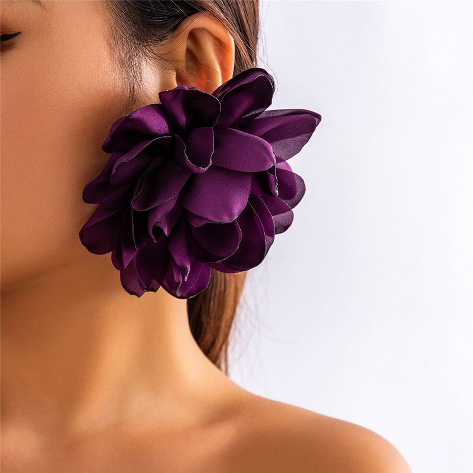 Ingemark-pendientes grandes exagerados de tela esponjosa con forma de flor para mujer, aretes de pétalos elegantes, joyería Y2K, accesorios de boda: Bañado en rodio de imitación
