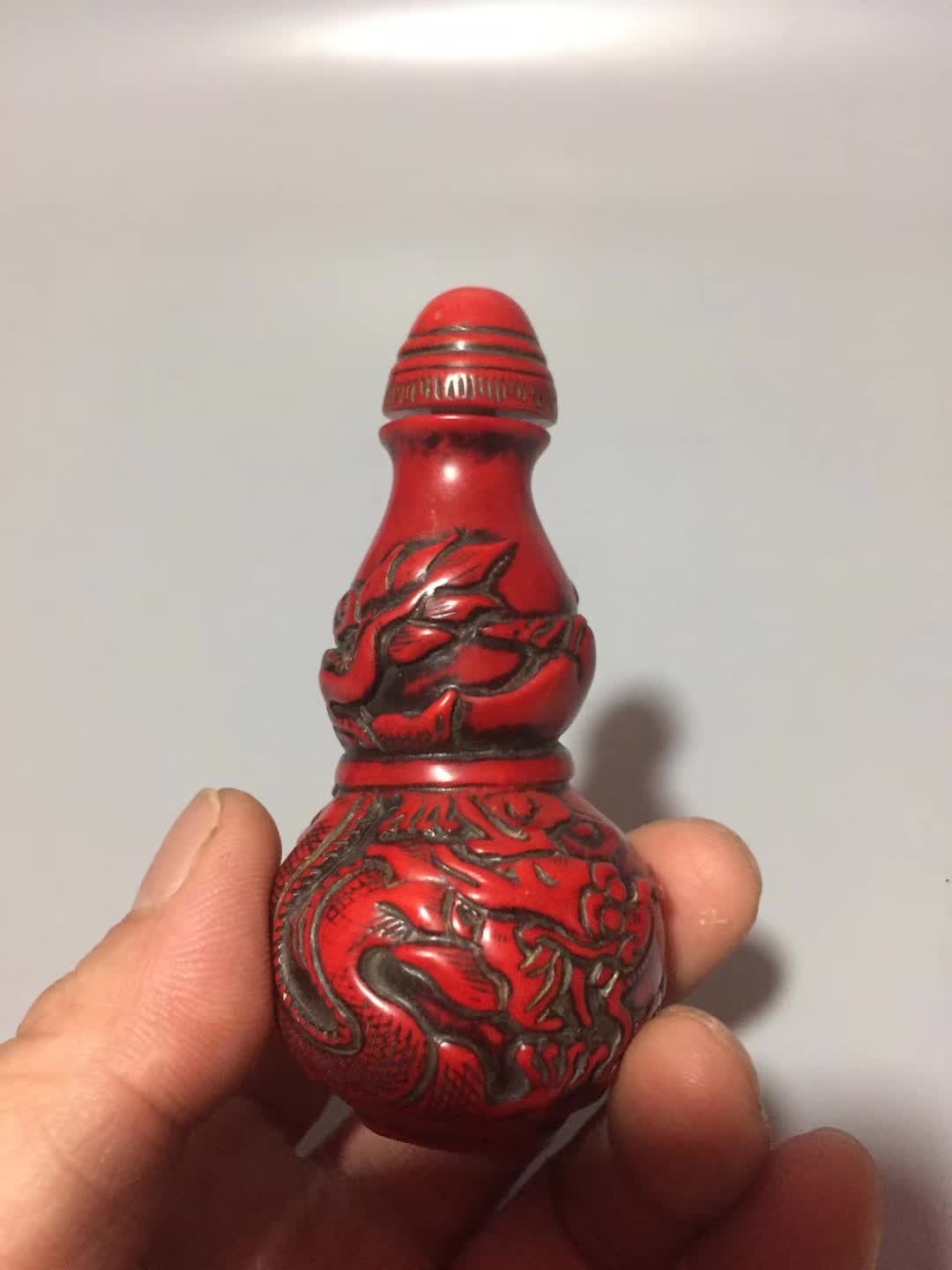 Chinese Handgemaakte Red Coral Kleine Fles Zodiac Dragon Snuff Fles Dier Standbeeld Rijkdom Decoratie