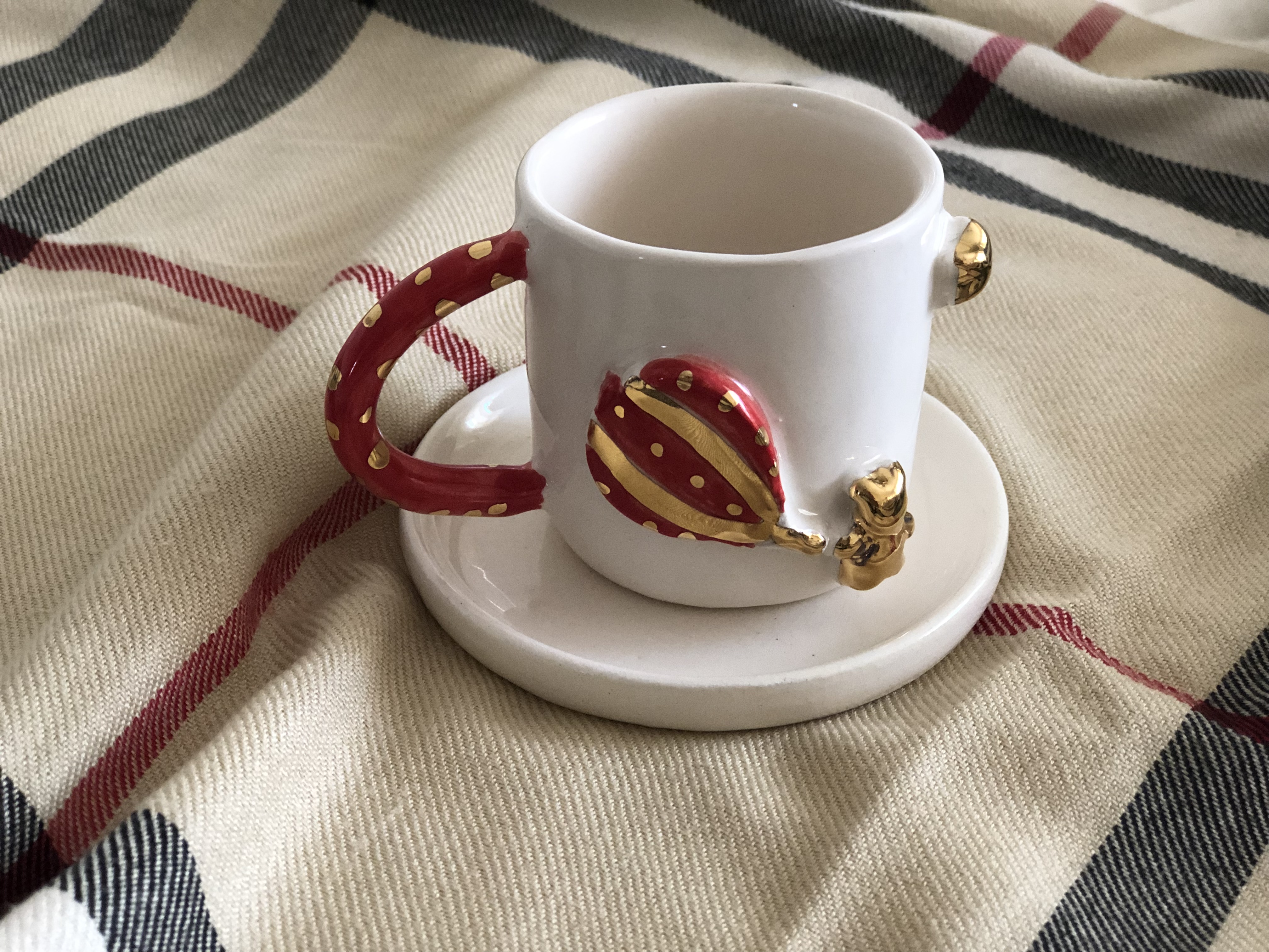 Handmade decorative ceramic balloon model coffee cup and tea plate high teacup and base art trend