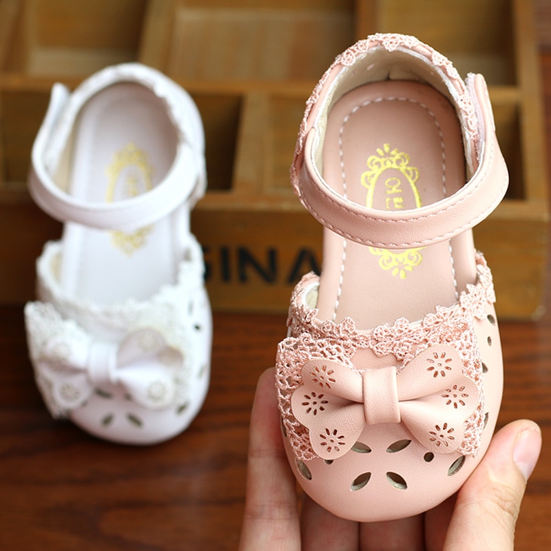 Baby Sandalen Mädchen Baby Sommer 0-1-3 Jahre rutschfeste Weiche Untere Mädchen Prinzessin Schuhe Kleinkind schuhe Bowtie Aushöhlen Sandalen