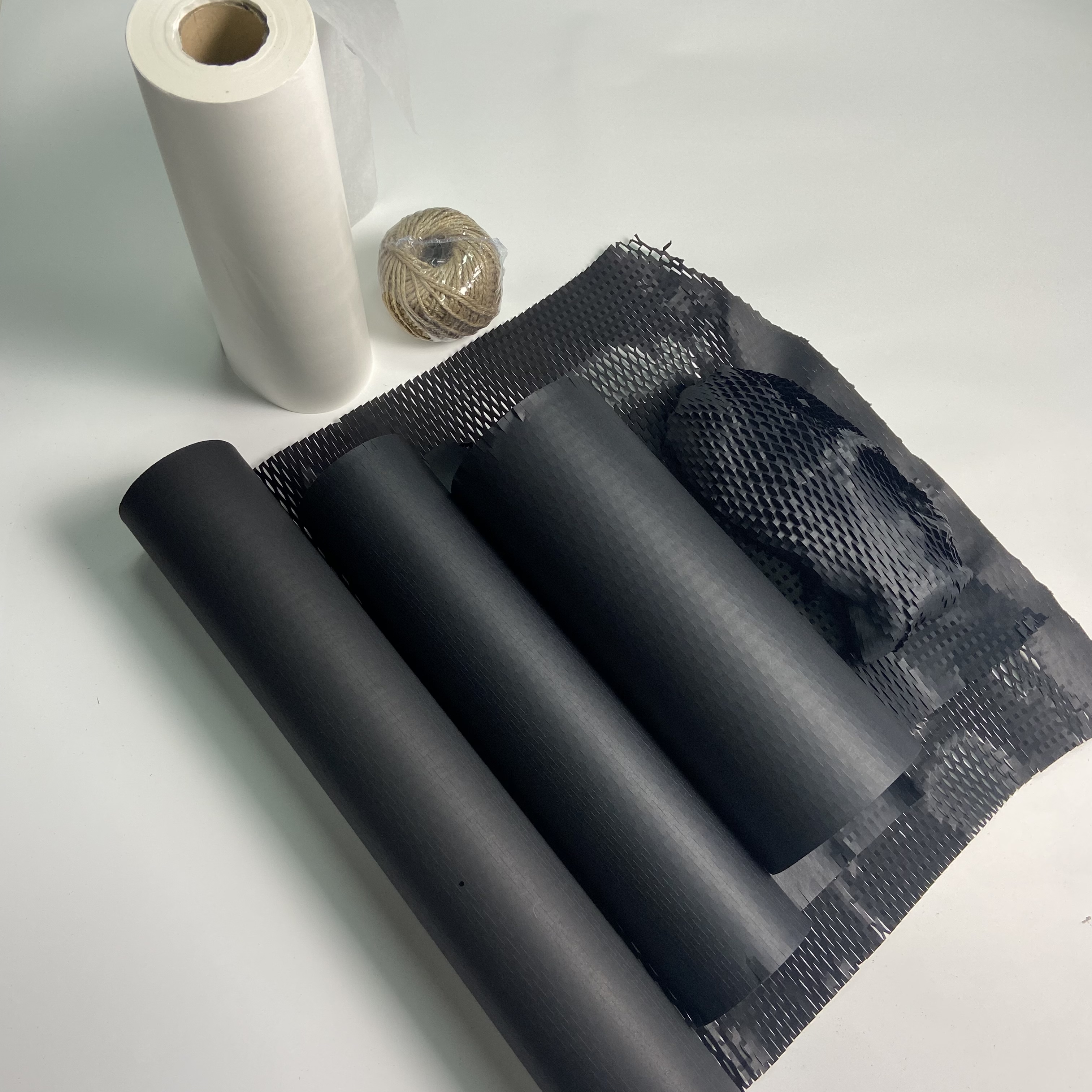 Black Honeycomb Packing Paper Wrap Recycled Cushion Wrapping Roll Eco Friendly Moving Green Wrap