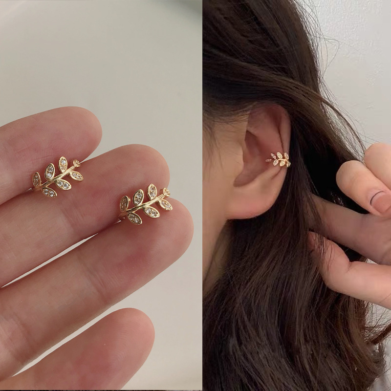 Silver Color Leaves Clip Earrings for Women Men Simple C Ear Cuff Non-Piercing Ear Ear Clip Set Trend Jewelry: Titanium Plated