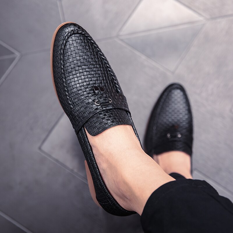 Mænd loafers sko læder mokkasiner slip on mænd & #39 ;s fritidssko udendørs kjole fest loafers mandlige lejligheder moccasin sko stor størrelse 47