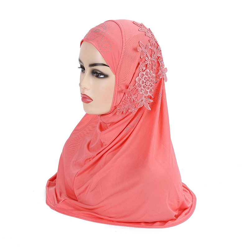 H027 Hermosas chicas adolescentes hijab musulmán con encaje y piedras bufanda islámica chal pañuelo sombrero armia tirar en envoltura de Ramadán: Castaño