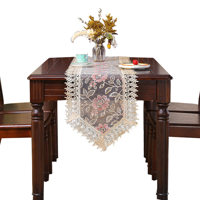 Bordlöpare i fransk spets med ihålig yta, exklusiv känsla för hemmabruk, lämplig för sängbord, soffbord, matbord