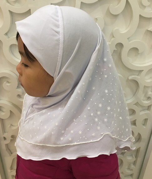 Girl Children Student Wearing Hijab Head Scarf Muslim Female In Red And White Indonesian Uniform Holding Book Image487651149 - Foto 9