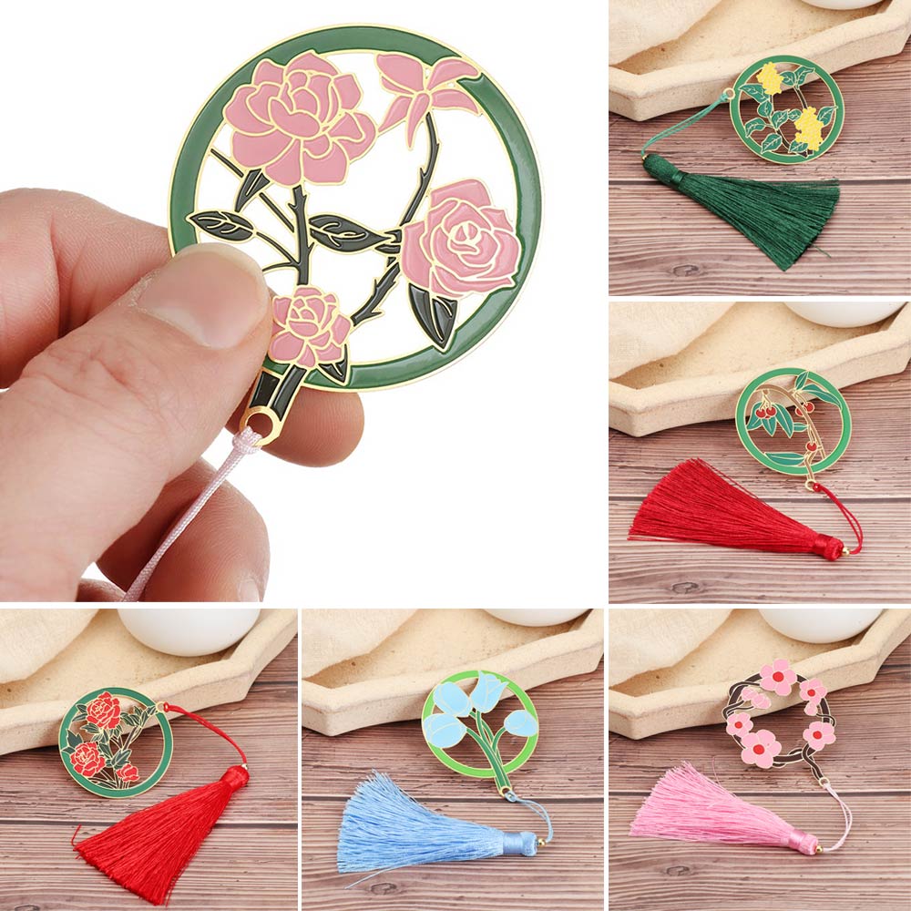 1PC Chinesischen Stil Gruppe Fan Form Metall Lesezeichen Höhlte Pflanze Blume Buch Clip Mit Quaste Anhänger Schule Büro versorgung