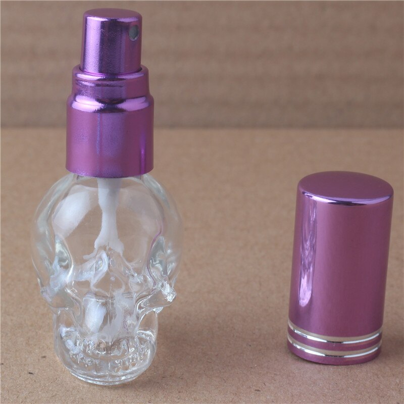 1 stuks 8 ml 3D Schedel Reizen Parfum Flessen MIni Navulbare Parfum Verstuiver Draagbare Glazen Fles met 10 colours: Paars