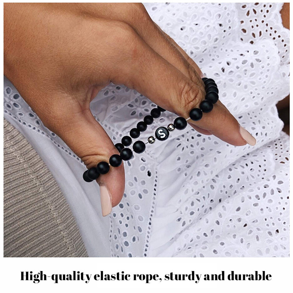 Pulsera de 26 letras de piedra blanca y negra hecha a mano DIY para mujeres, hombres, joyería para parejas, pulsera elástica de cuentas de la suerte de la amistad, para niños