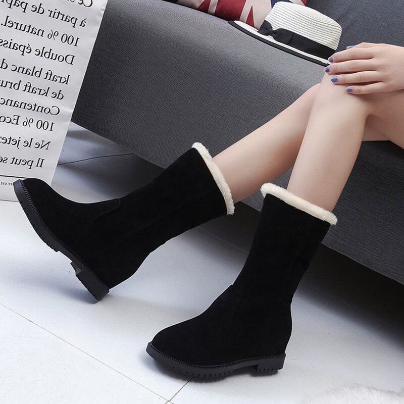 Hiver rétro antidérapant à fond plat bottes pour femmes gracieusement épaissi peluche femmes bottes courtes et 3cm talon femmes bottes de neige