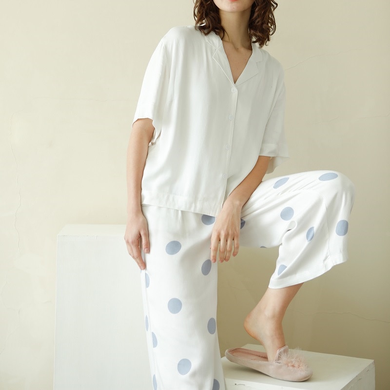 Summer Casual 100% Viscose Women&#39;s White Short Sleeve Pajama Sets Blue Dot Ankle-Length Pants Loose Comfortable Sleepwear Suits