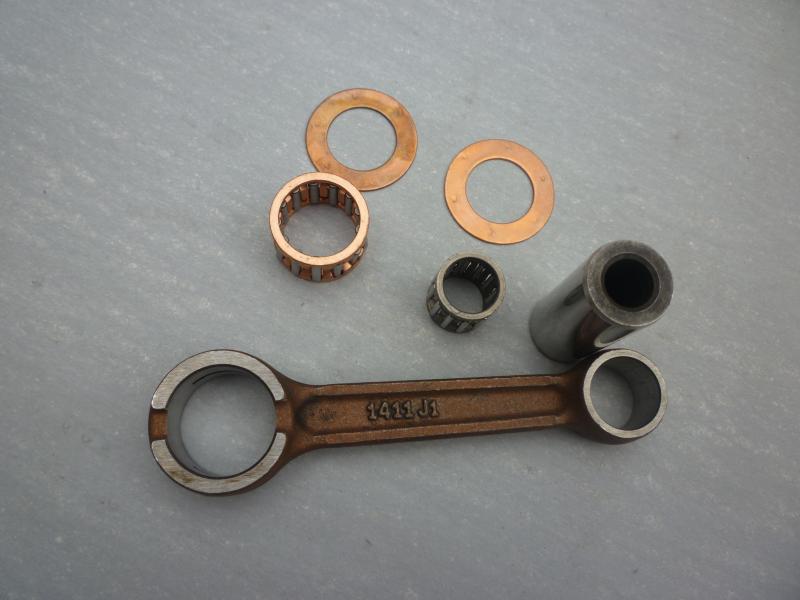 motorcycle AX100 crankshaft crank rod /connecting rod / conrod for Suzuki 2 stroke 100cc AX 100 engine spare part