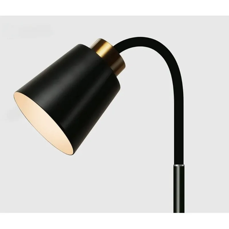 Enkel ledet-gulvlampe soveromsstudie lese- og stående lampe justerbar lampehode nattbordslampe smijerns gulvlampe
