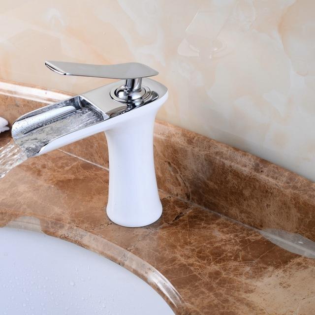 Vandfald badeværelsesvask håndvaskarmaturer koldt hanedæk monteret vandmixer kran antik bronze krom færdig: Hvid krom