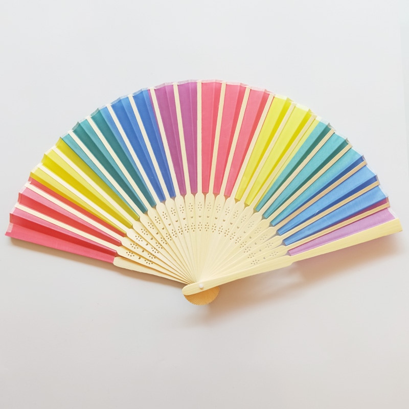 8 Inch Kleurrijke Regenboog Hand Fans Vouwen Bamboe Botten Fan Dance voor Bruiloft Themafeesten Natuurlijke Heldere Kleur Home Decoratie