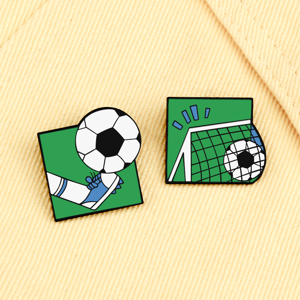 Atlet emalje nåle sjove spiller fodbold målscorer mål brocher fodboldmesterskab jakke badges smykker til fodboldfans