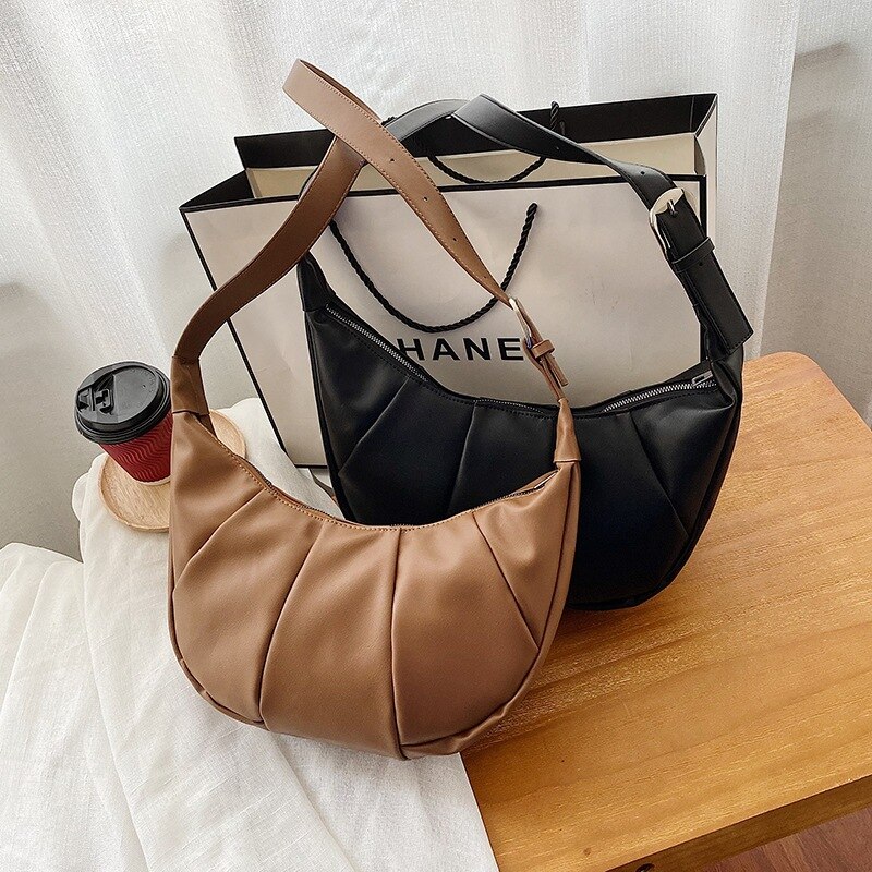 Casual Soft Leather Large Hobos Croissant Handbags for Women Simple Half Moon Black Shoulder Bags Purses