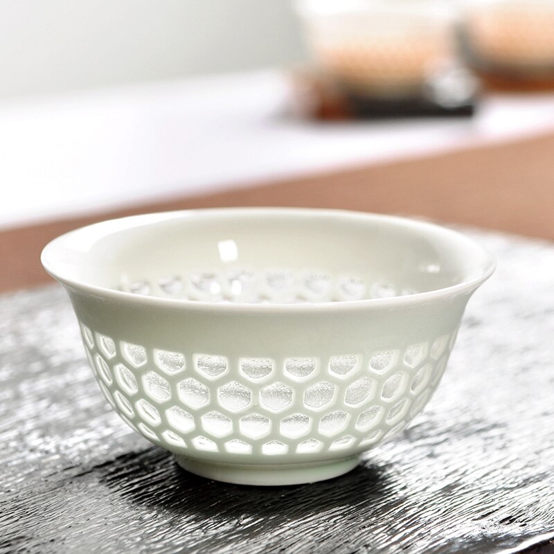 Chinese Jing de zhen Teas Ceramic Hollow Honeycomb Product Tea Box Pu'er Small Tea Cup Kung Fu Tea Set
