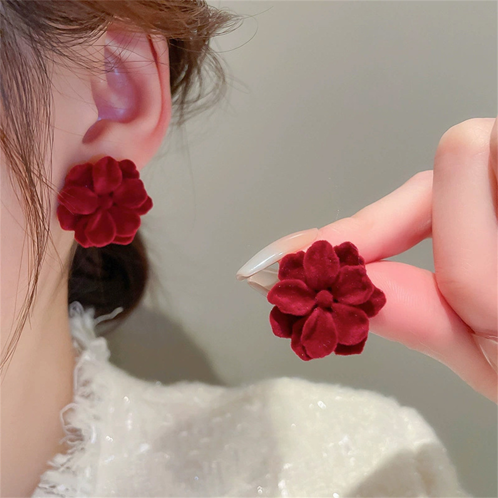 Autumn Winter Vintage Simple Cute Wine Red Velvet Rose Flower Stud Earrings for Women Jewelry Daily Accessories