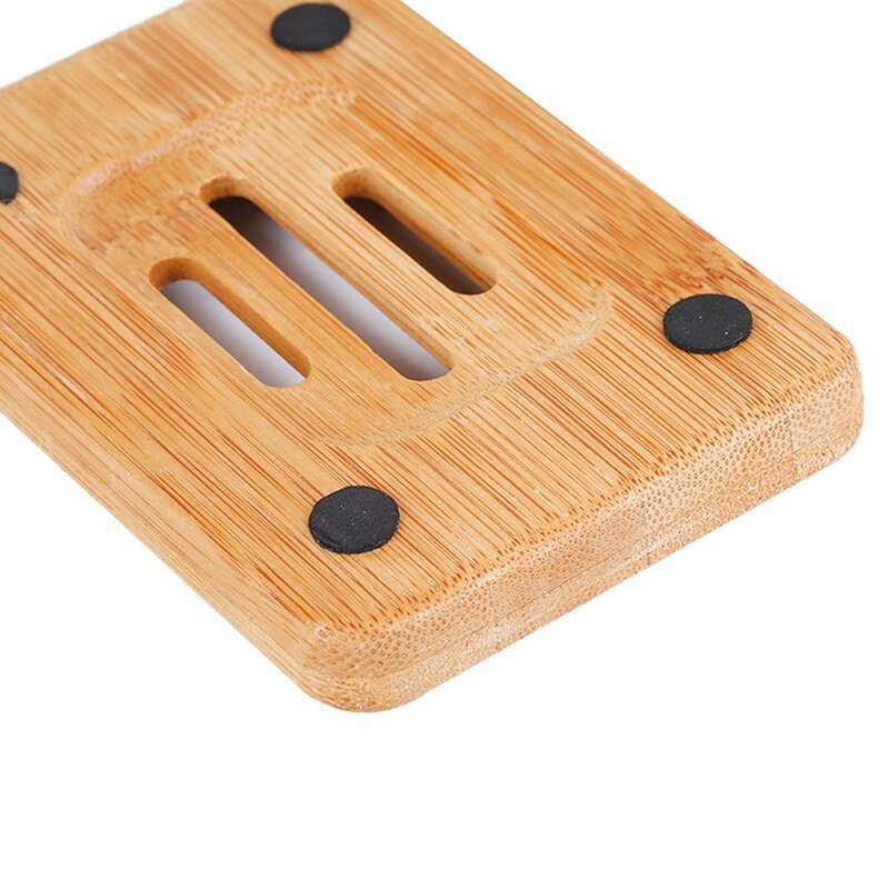 Houten zeeprek, lekkage van een schaal met houten zeeprek, lekkende badkameropbergrek, zeepschaal, houten opbergrek