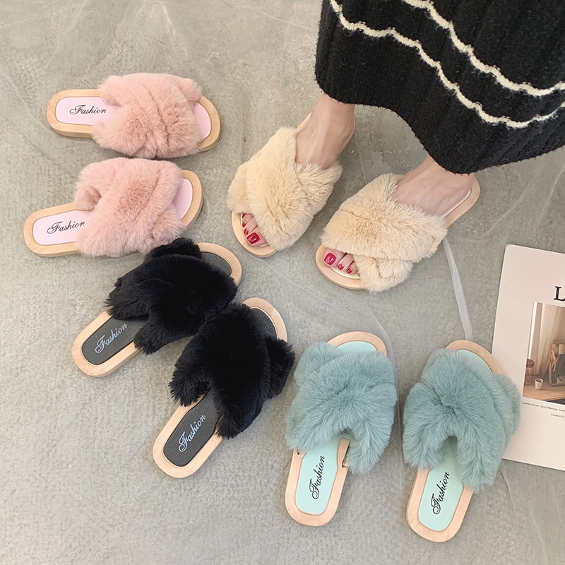 Femmes chaussures moelleux fausse fourrure sandales femmes 20202 été grande peluche sandales décontracté en plein air sandales femme fourrure tongs