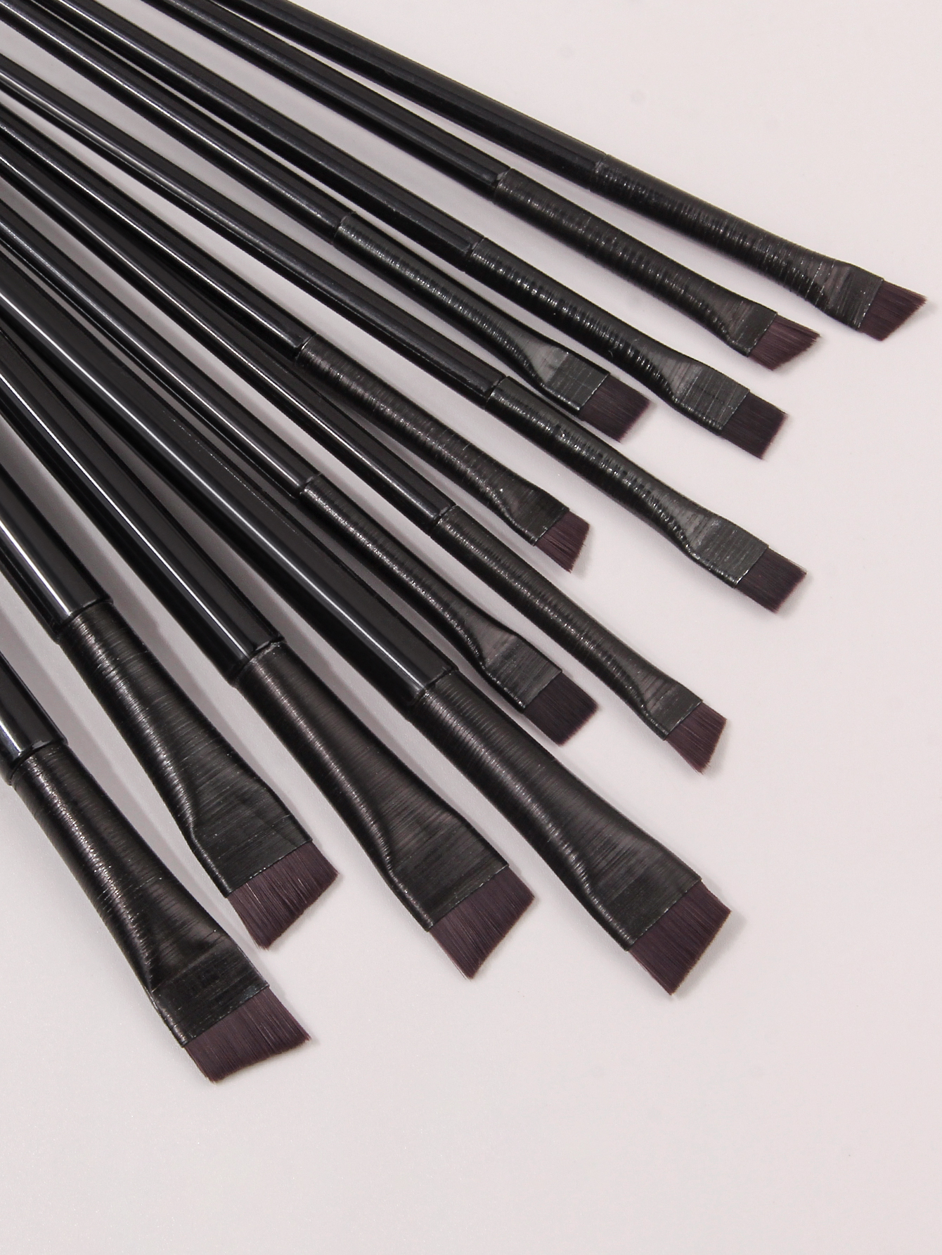 12 STKS Scythe Eyeliner Brush Oogschaduw Blade Brush Detail Brush Bevel Wenkbrauw Brush Ooglid naar beneden gericht Zijderupsborstel