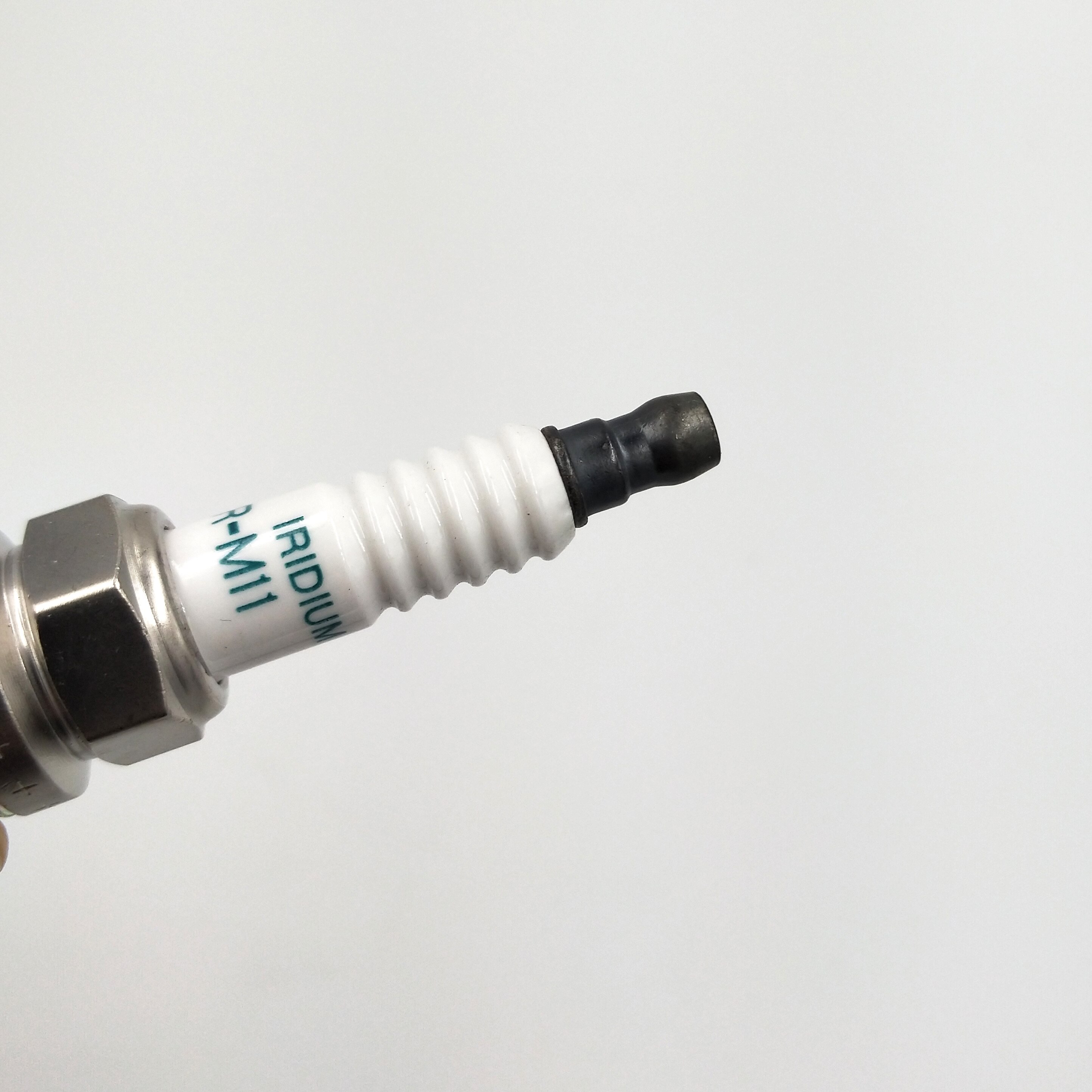6PCS 9807B-5615W SKJ20DR-M11 Iridium Spark Plug 9807B5615W SKJ20DRM11 9807B 5615W SKJ20DR M11 For Honda Accord CR-V Acura RL TSX
