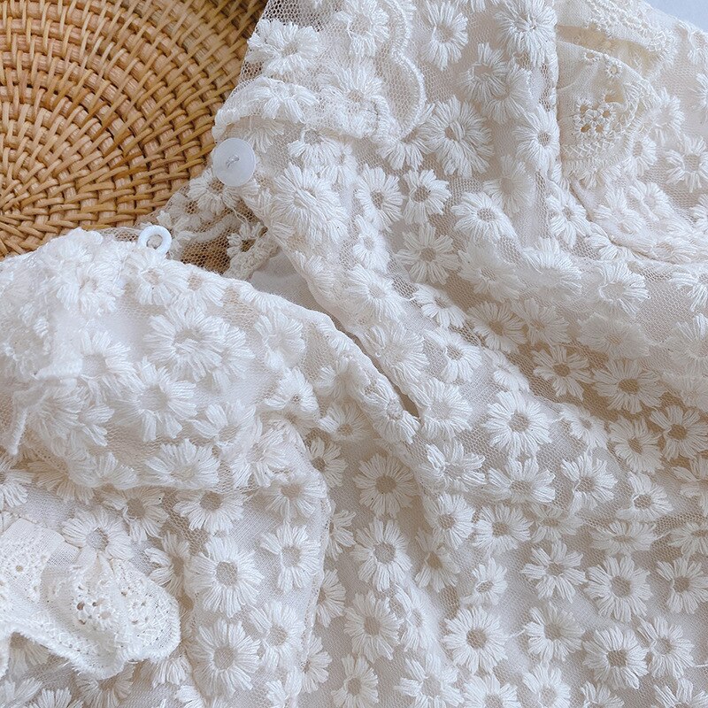 Vêtements de printemps pour -né, nouvelle chemise mignonne petite marguerite, vêtements pour bébés filles, manches volantes en dentelle solide, chemisiers pour tout-petits