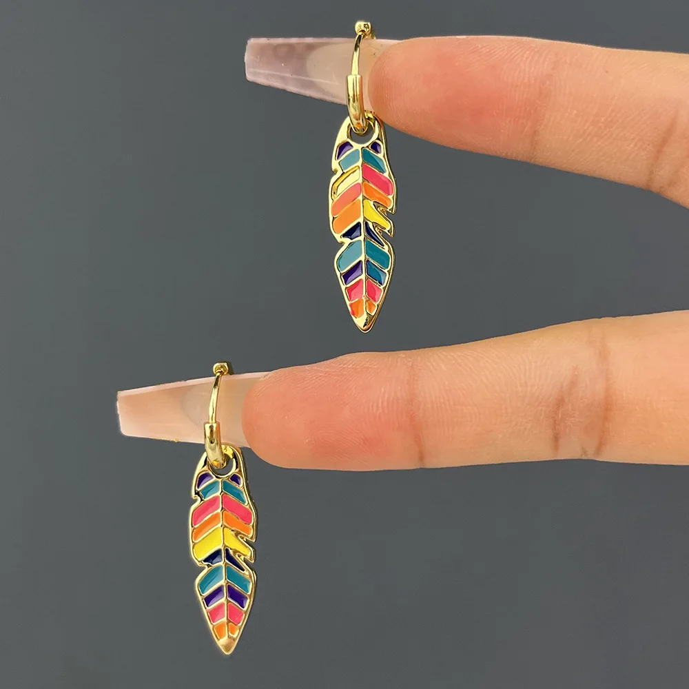 Pendientes de aro de Color dorado con forma de planta de Cactus y hoja esmaltada colorida para mujeres y niñas, pendientes Vintage bohemios con goteo de aceite, de joyería: Verde